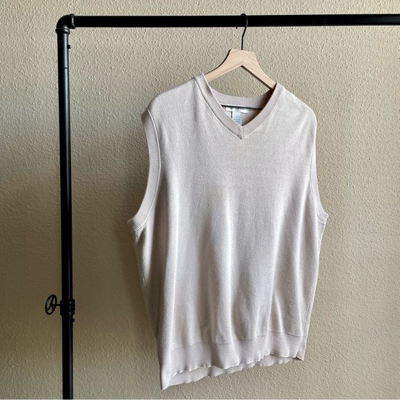 Sweater vest - Picture 1 of 5